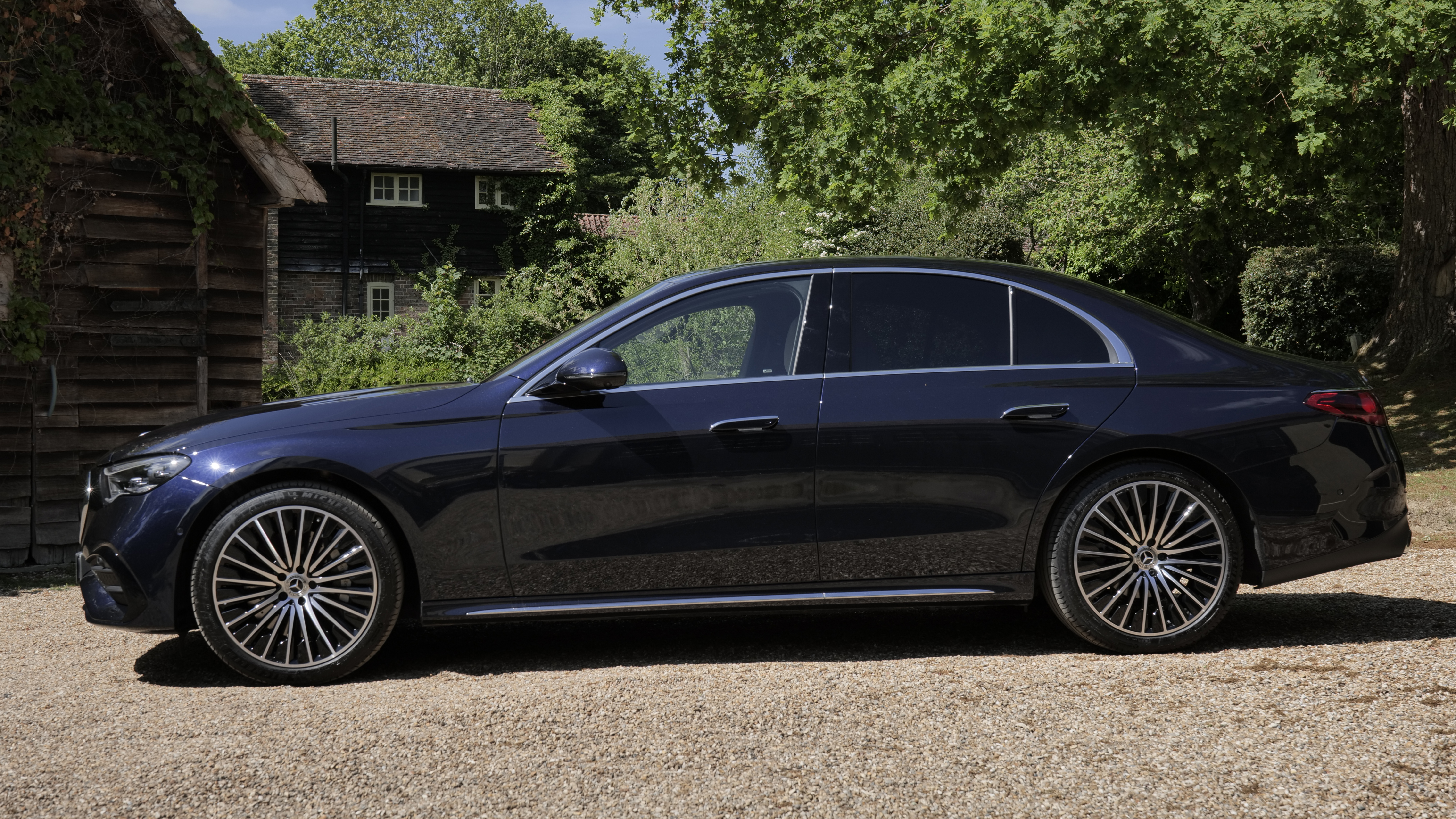 MERCEDES-BENZ E CLASS DIESEL ESTATE E220d Exclusive Premium 5dr 9G-Tronic